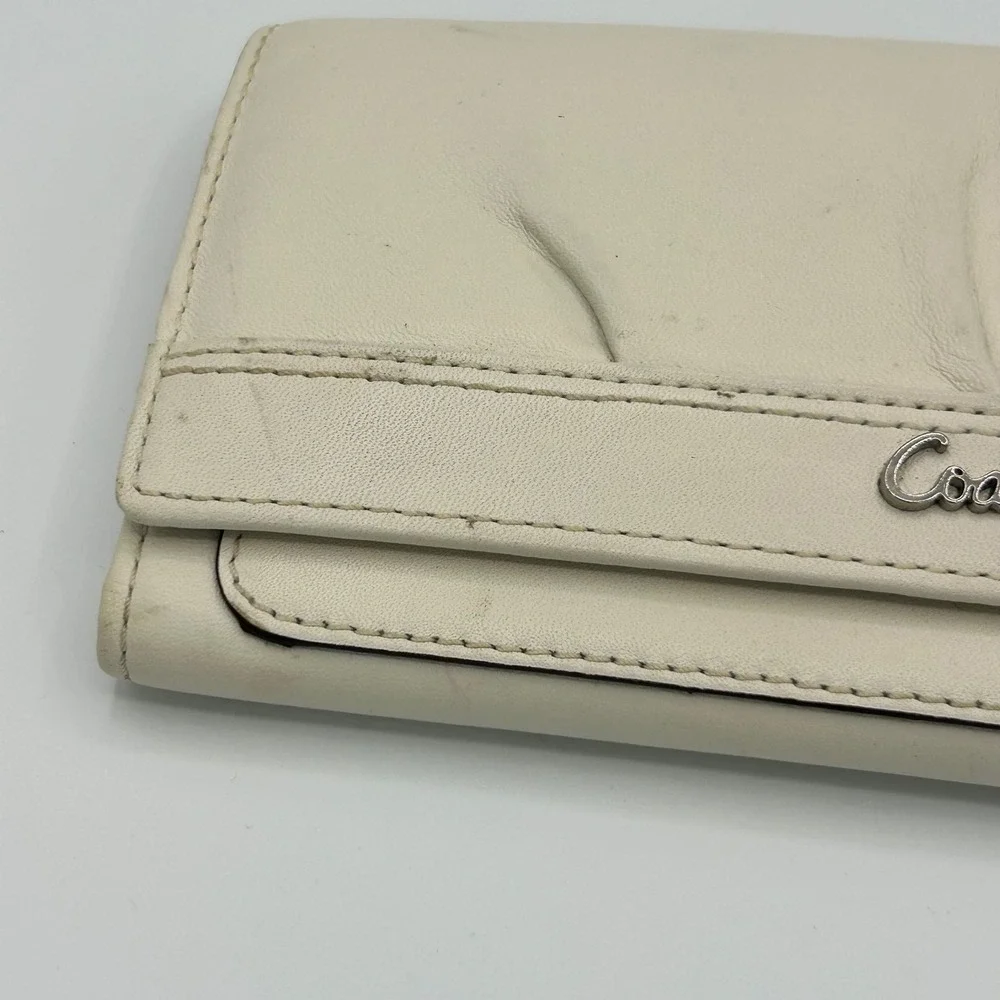 Coach Cream Leather Pleated Slim Envelope Wallet Silver Script Logo